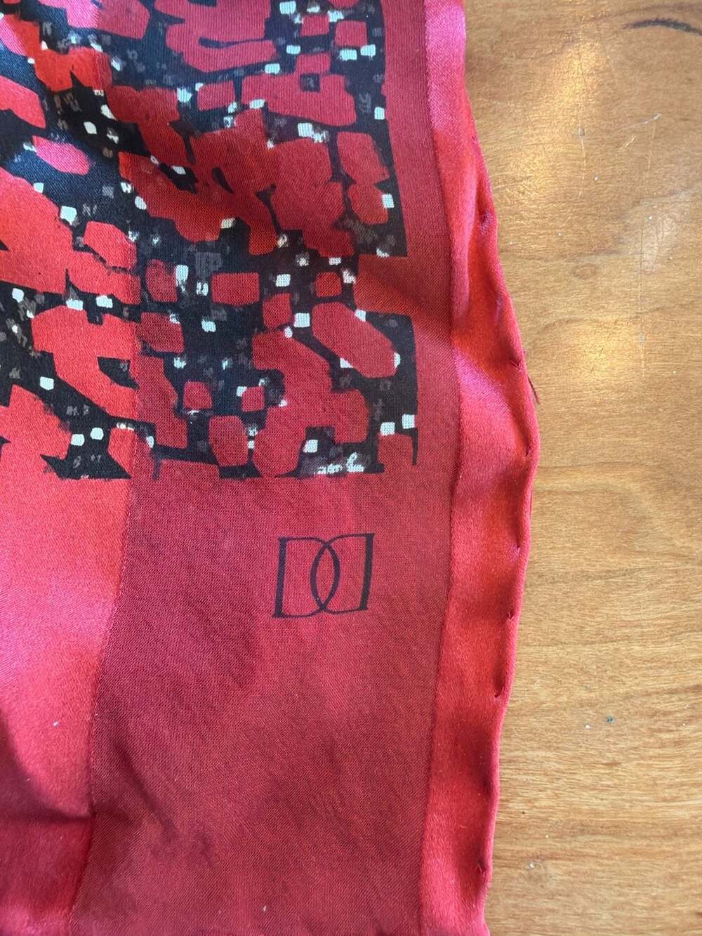 Vintage Dior Silk Scarf Wrap Red Black Abstract Print 62” x 20” - Picture 2 of 6